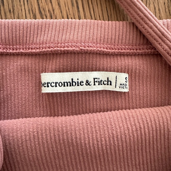 A&F Ribbed Tank - Picture 3 of 3